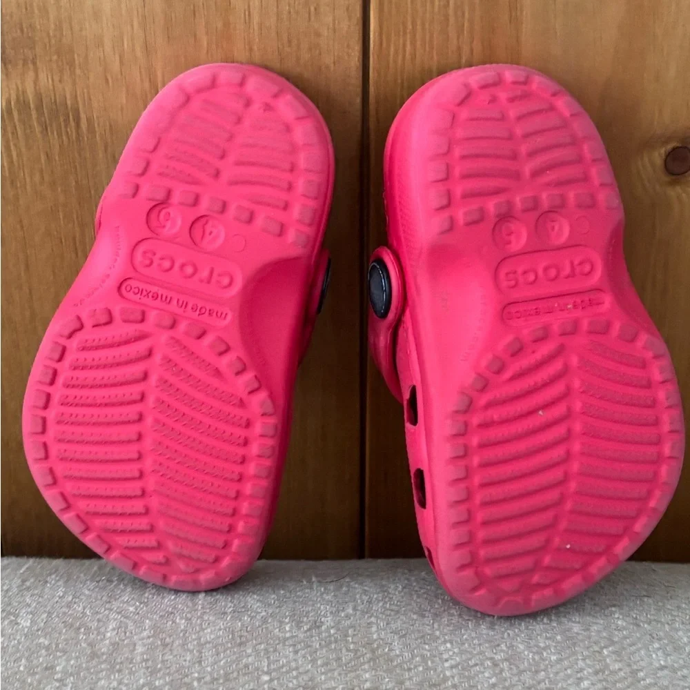 Unisex Baby Crocs in Varsity Red | Size 4 / 5
